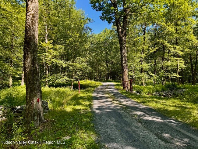 Building Photo - 66 Fiddlehead Ln