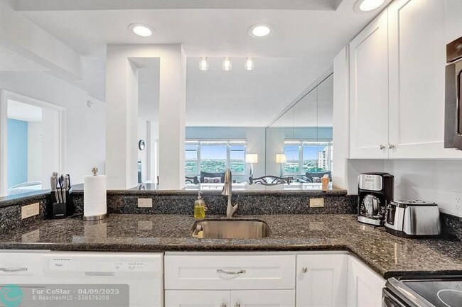 Building Photo - 6000 N Ocean Blvd