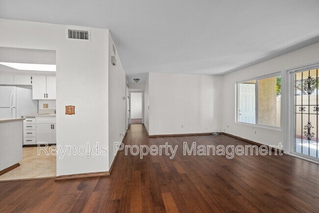 Building Photo - 601 R Ave