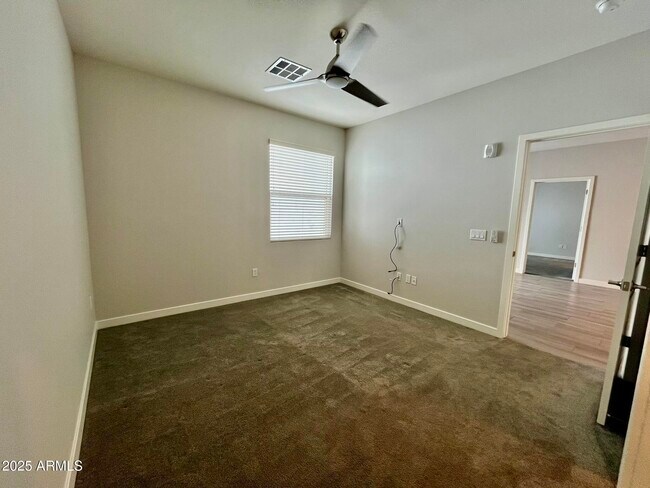 Building Photo - 2511 W Queen Creek Rd