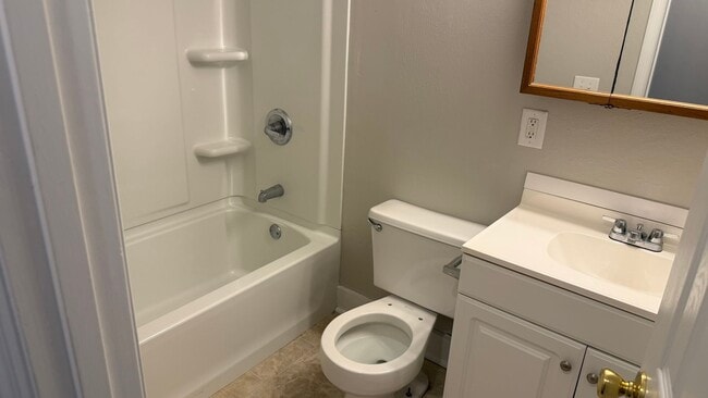 Building Photo - WINTER MOVE-IN SPECIAL: $500 OFF 1st MONTH'S RENT!**