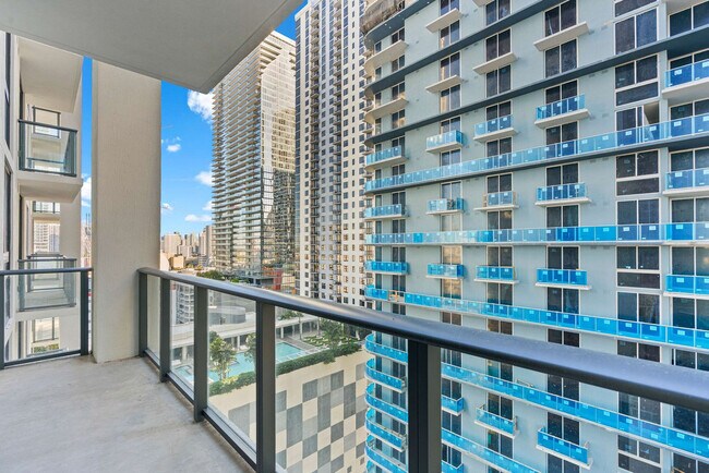 Building Photo - 11 NE 6th St