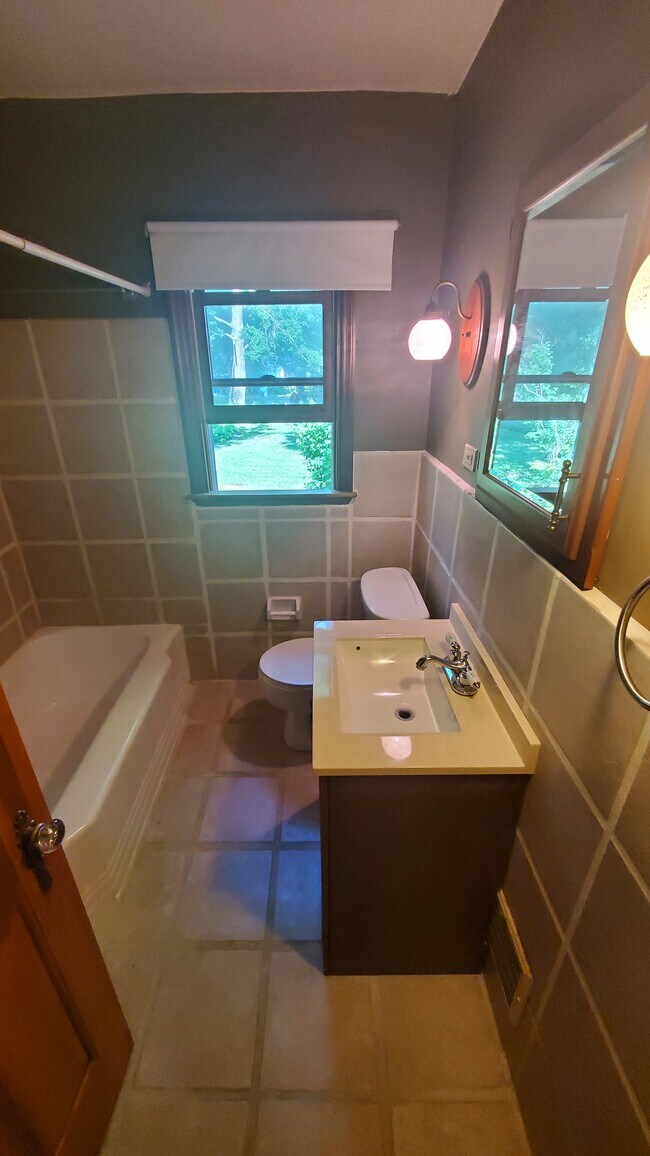 Building Photo - 5269 Sidney Rd