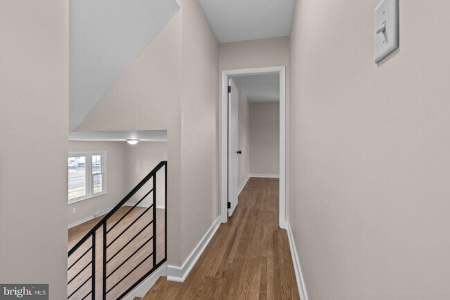 Building Photo - 131 Kipling Dr