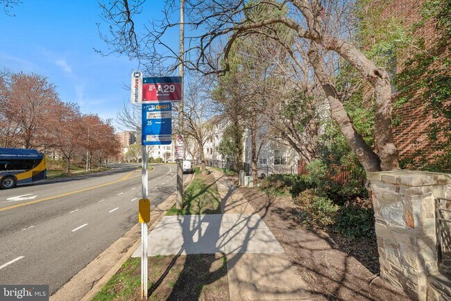 Building Photo - 4560 Strutfield Ln