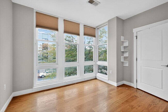 Building Photo - Chic 1-Bedroom Condo in Columbia Heights – Steps from Metro, Parks & Cafés