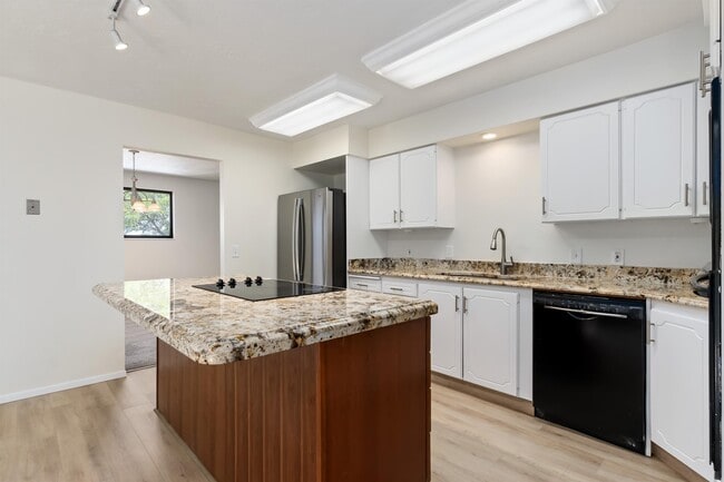 Building Photo - 3072 Danforth Dr