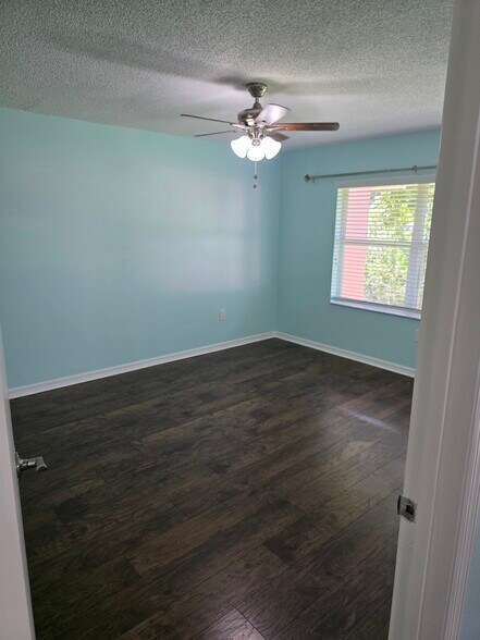 Building Photo - 5450 Longwood Run Blvd