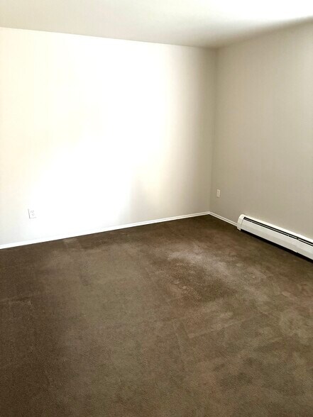 Building Photo - 4909 Crooks Rd