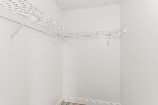 Building Photo - 507 Meadows Cir