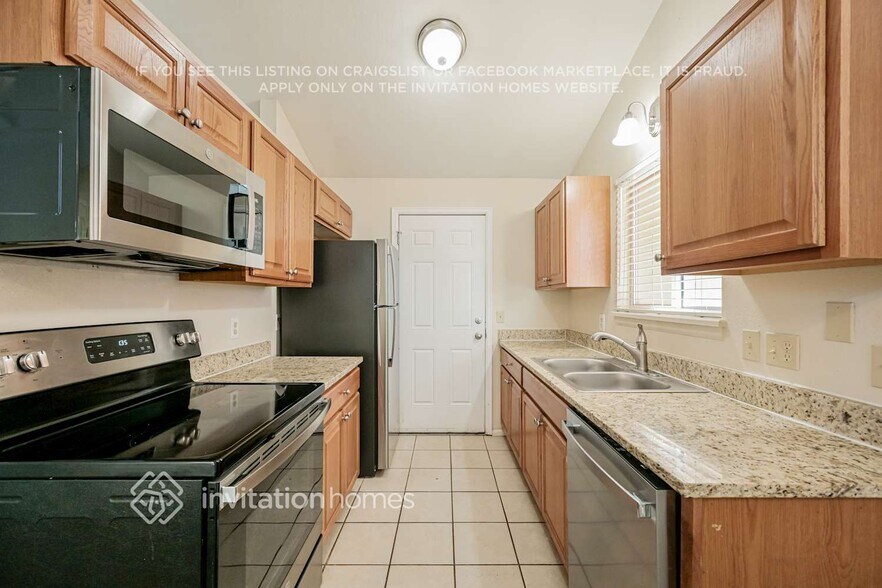 Building Photo - 19382 E Buchanan Pl