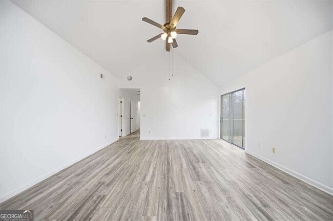 Building Photo - 530 Matterhorn Way