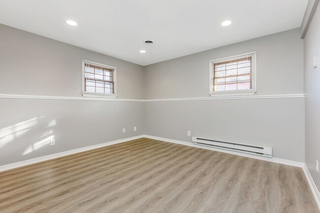 Building Photo - 11580 Highland Park