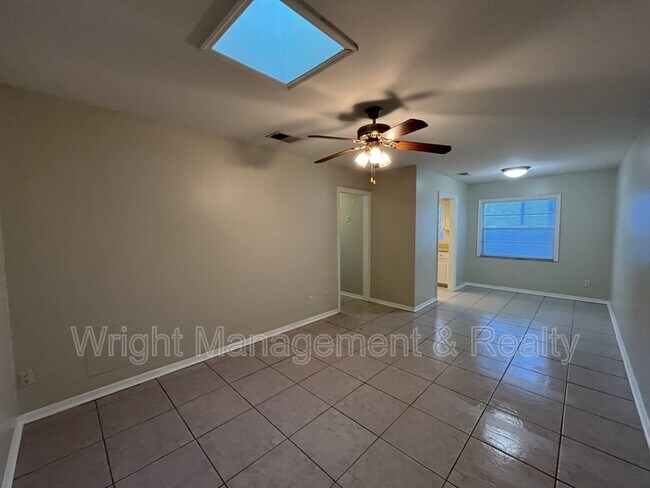 Building Photo - 505 S Westland Ave