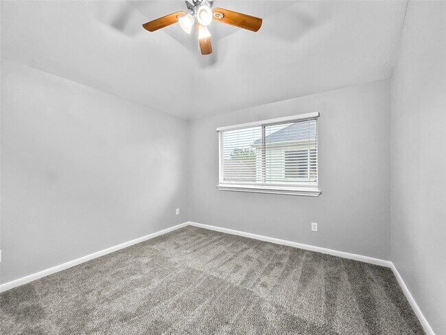 Building Photo - 835 Forest Ivy Ln