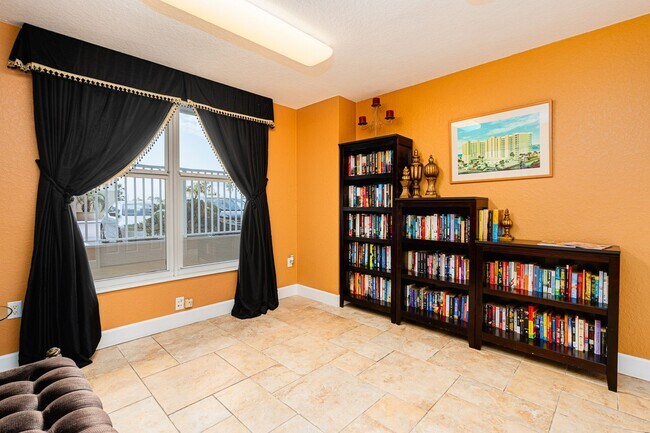 Building Photo - Furnished Daytona Beach Shores Condo