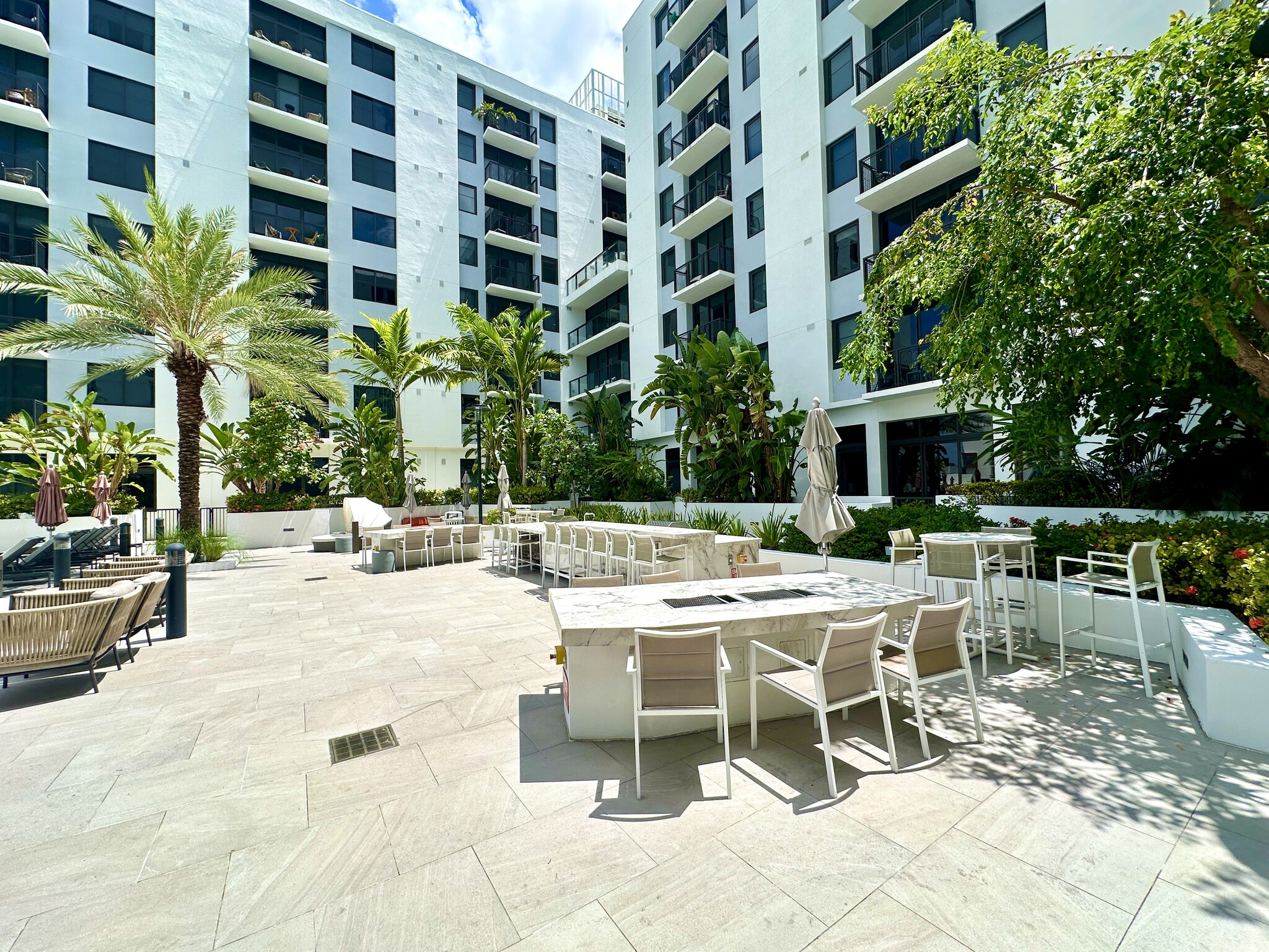 Building Photo - 1910 NW 1st Pl