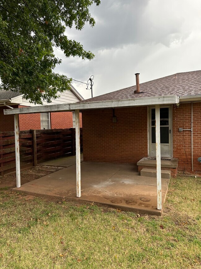 Building Photo - 332 Tullahoma Dr