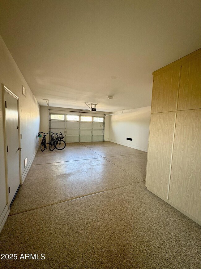 Building Photo - 4810 S California Pl