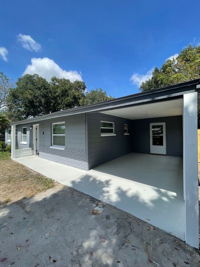 Building Photo - 4 BED/2 BATH Home! AVAILABLE NOW!