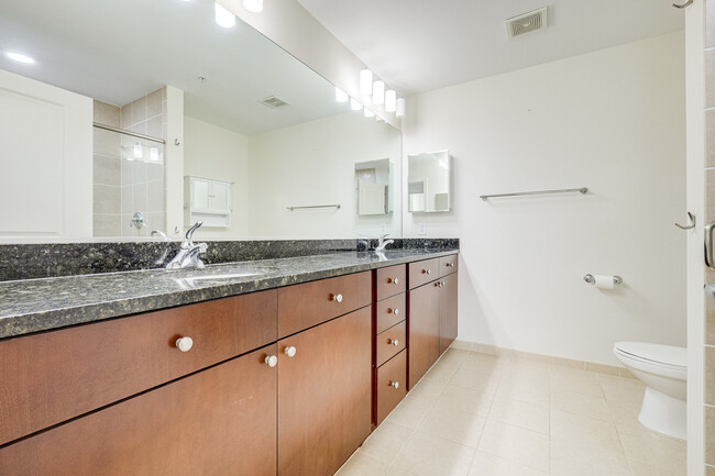 Building Photo - 155 Potomac Passage