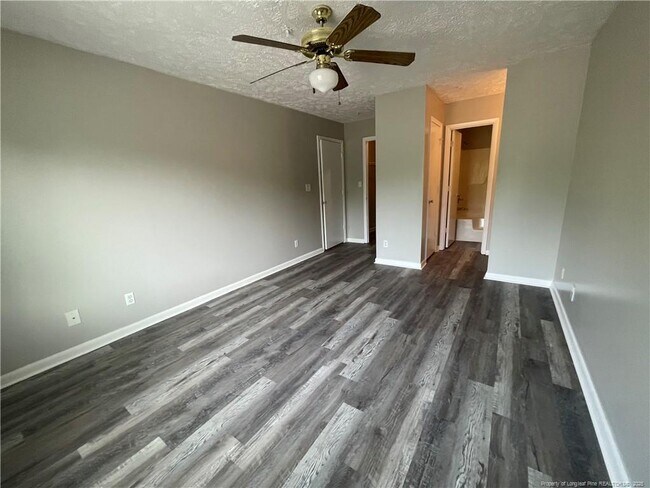 Building Photo - 3392 Galleria Dr