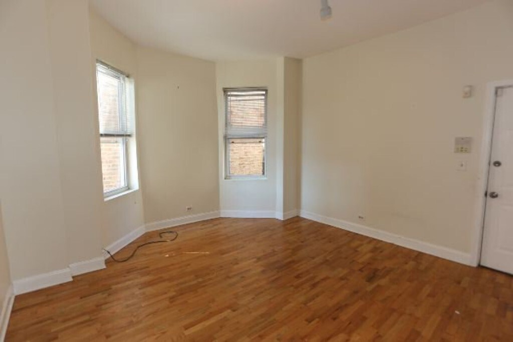Building Photo - 1411 W Erie St