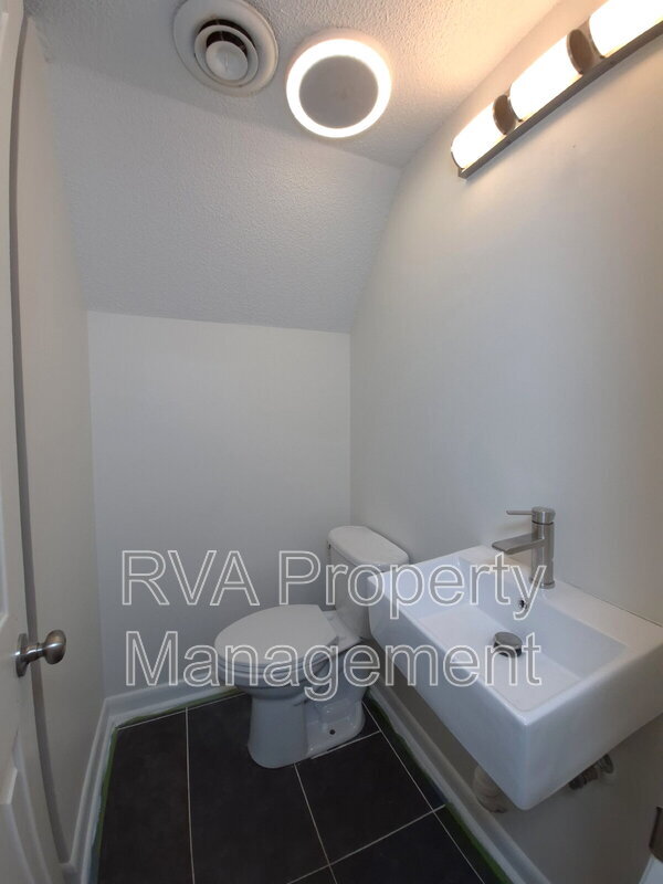 Building Photo - 1409 Gambrel Dr