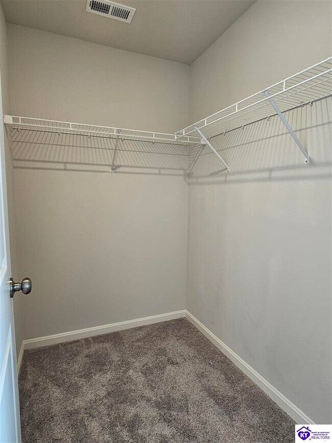 Building Photo - 601 Ashwood Ave