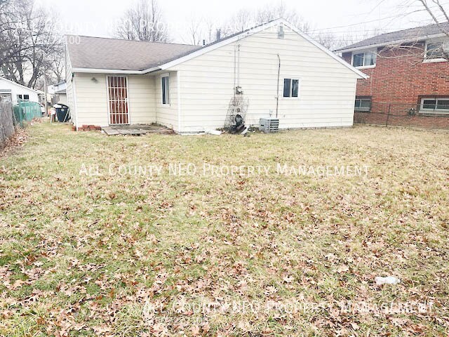 Building Photo - 1080 E 167th St