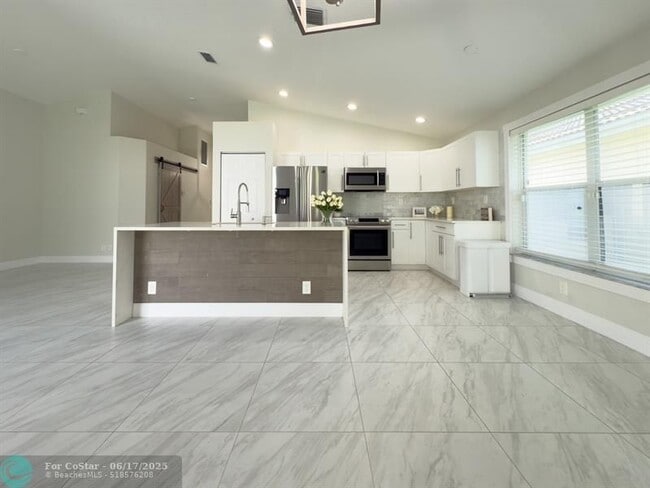 Building Photo - 12204 Sunset Point Cir