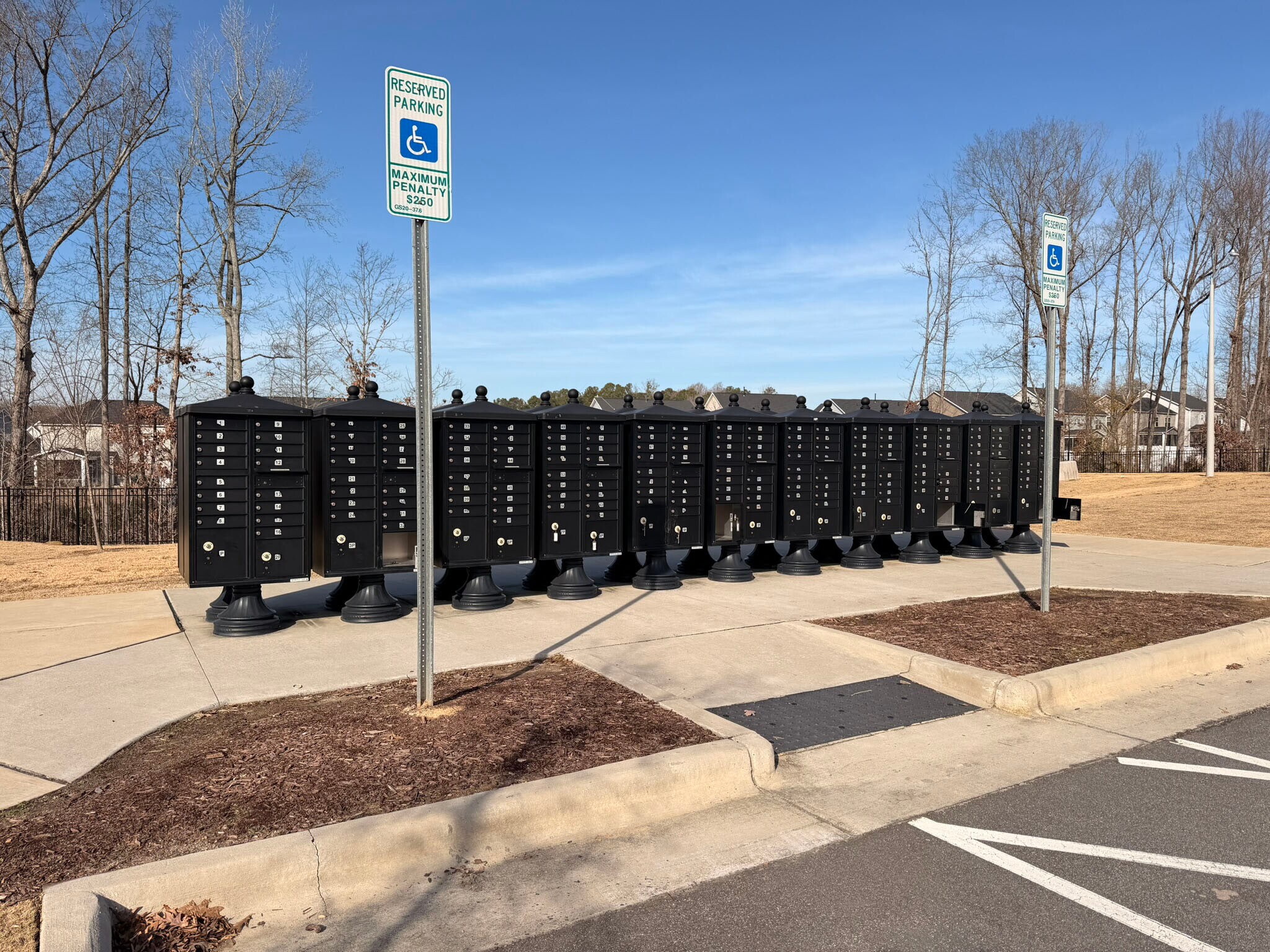 Building Photo - 400 Hazy Hills Ln