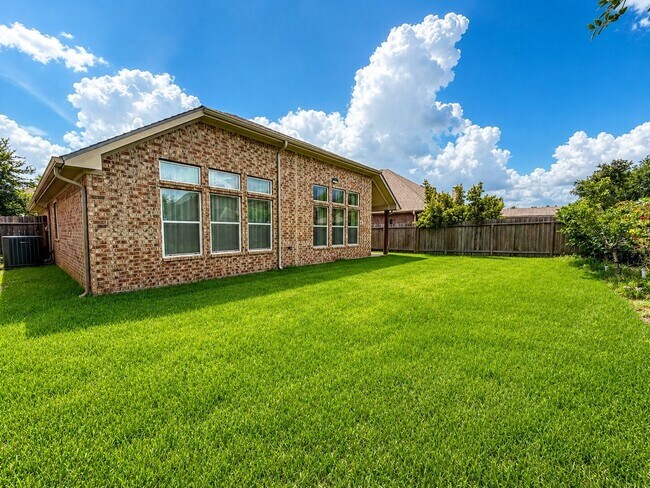 Building Photo - 2410 Horned Owl Dr