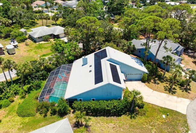 Building Photo - ** STUNNING 4 BEDROOM 2 FULL BATH/ 2 HALF BATH HOME WITH A PRIVATE POOL LOCATED JUST MINUTES FROM...