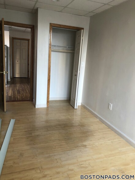 Building Photo - 72 Kneeland St