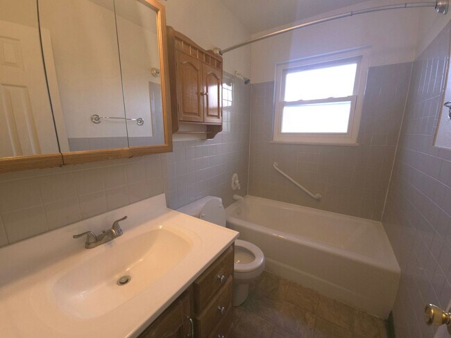 Building Photo - 4 Bedroom Home in Broomfield