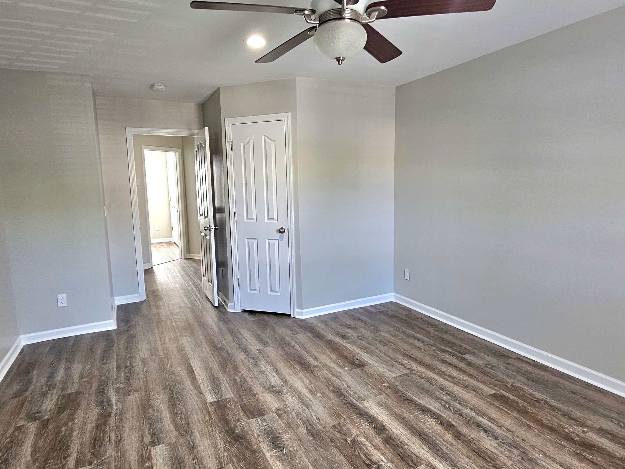 Master Suite 2 with walk-in closet - 5817 Fox Point Cir