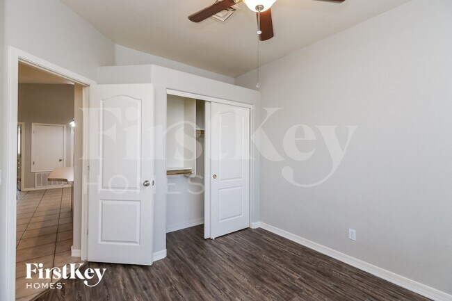 Building Photo - 113 N Warren St