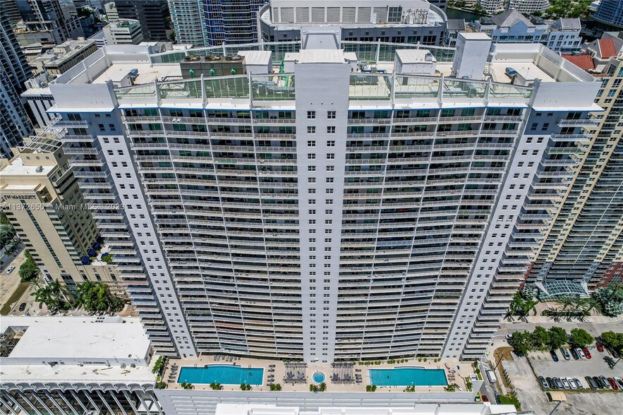 Building Photo - 1200 Brickell Bay Dr