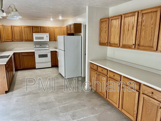 Building Photo - 51880 Courtland Dr