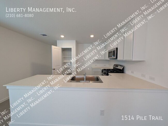 Building Photo - 1514 Pile Trl