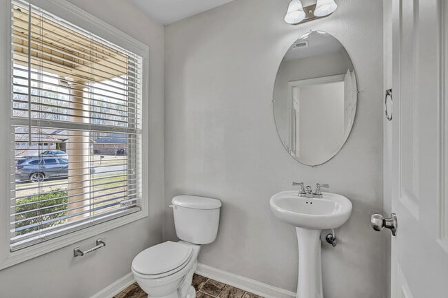 Building Photo - 138 Bermuda Lakes Dr