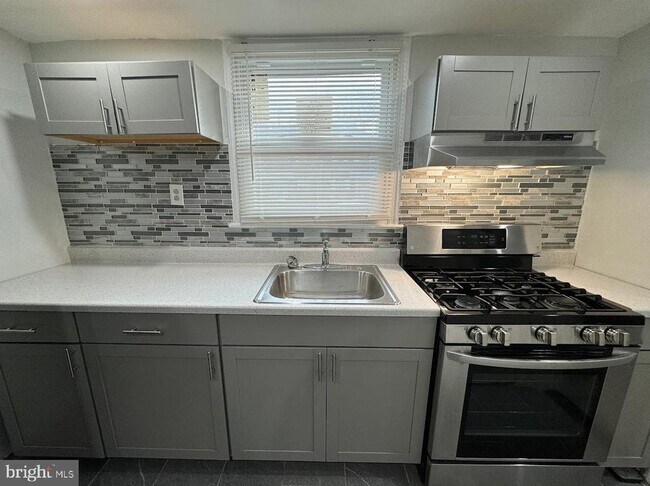 Building Photo - 2630 McCarey St