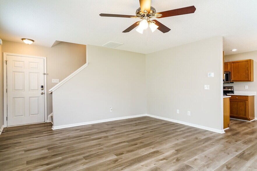 Building Photo - 8145 Wesley Farm Dr