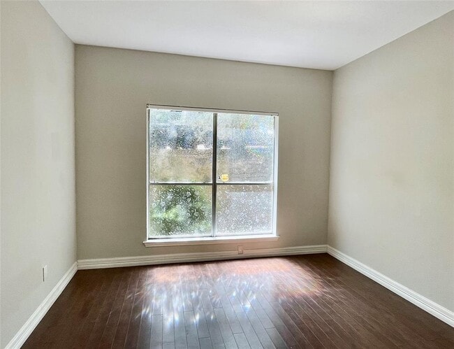 Building Photo - 2450 Wickersham Ln