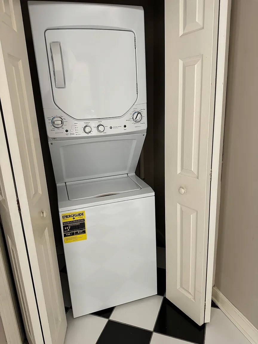 Building Photo - 15 Harrison St