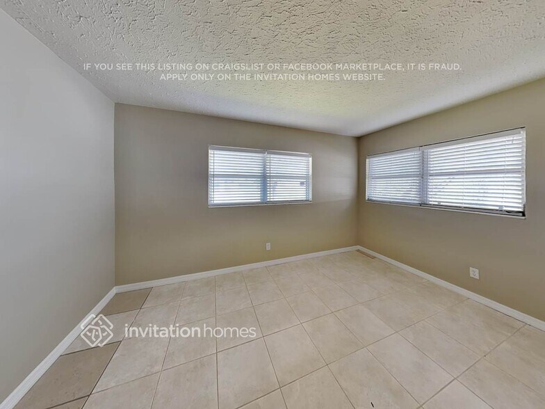 Building Photo - 3144 Bougainvillea St