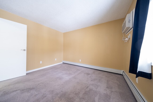 Building Photo - 7352 72nd Ln N