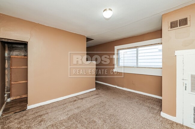 Building Photo - One bedroom, one bathroom double in Springfield