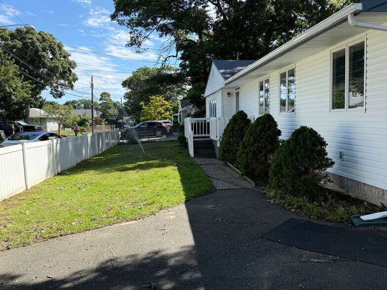 Building Photo - 157 Sheets Ave